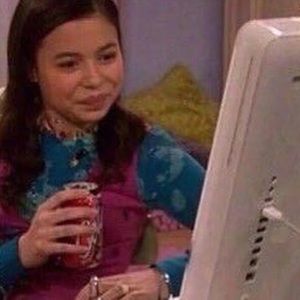 Meet your Posher, Itzel